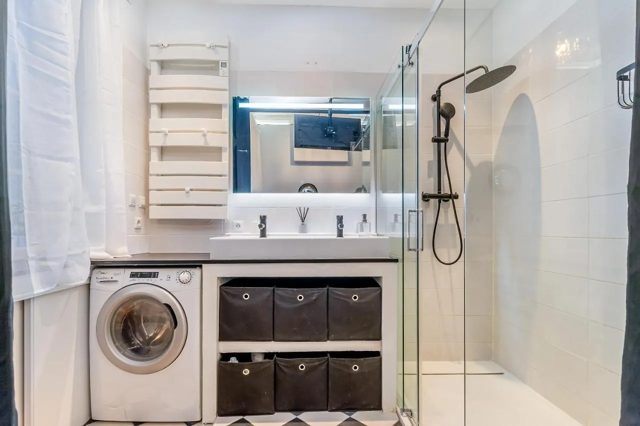 Nouvel Appartement De Caractere Et Climatise A La Joliette Marseille