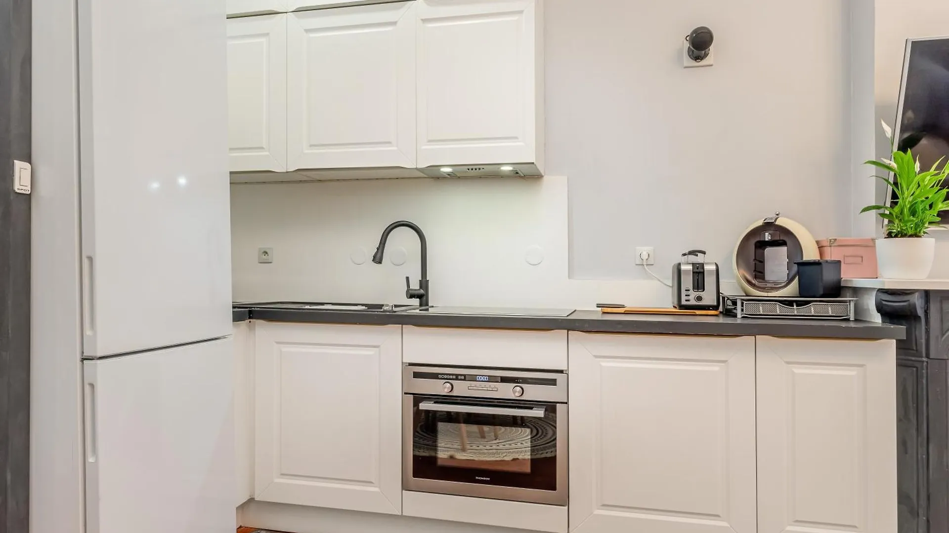Nouvel Appartement De Caractere Et Climatise A La Joliette Marseille
